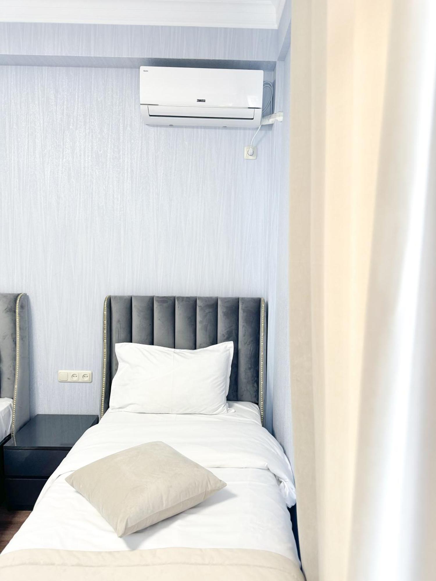 Armenia Hotel Yerevan Ngoại thất bức ảnh
