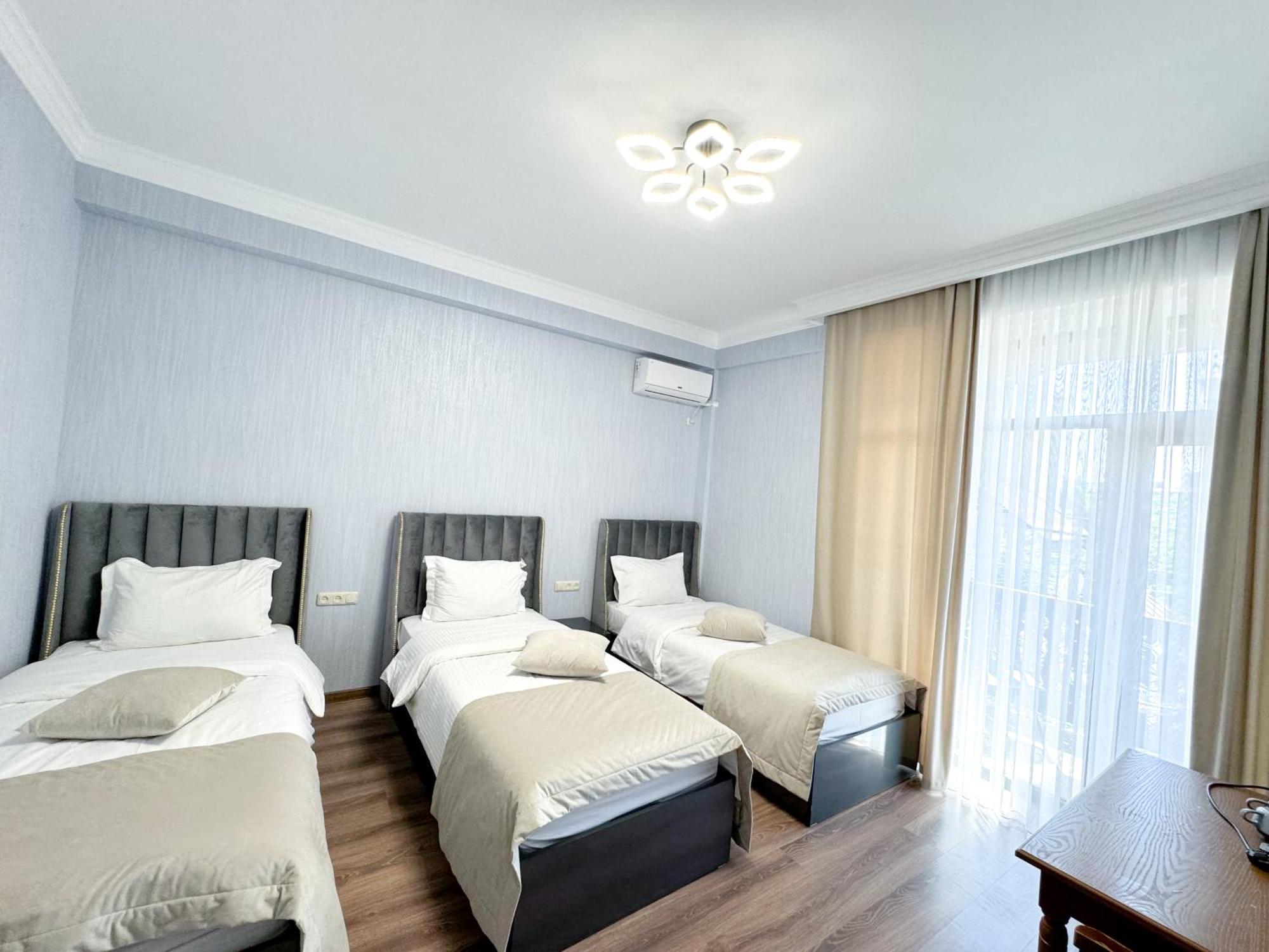 Armenia Hotel Yerevan Ngoại thất bức ảnh